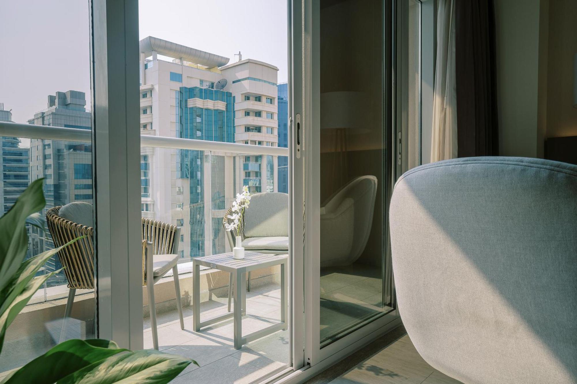 Deluxe Twin Room Balcony
